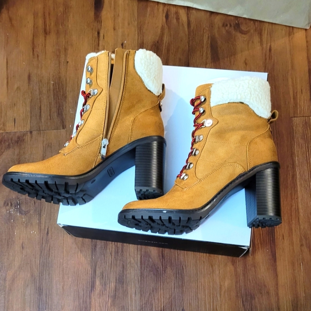 Nine west boots size 10